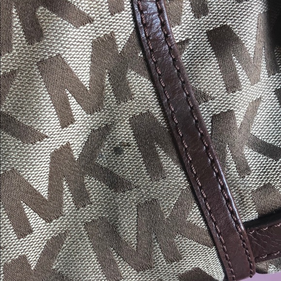 🚫 SOLD 🚫 Michael Kors Monogram Hobo Tote Bag - Picture 5 of 8
